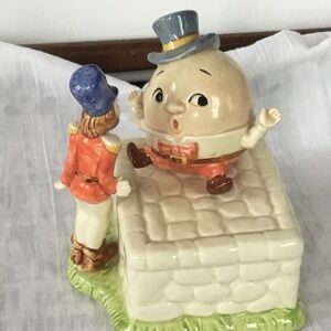 Humpty Dumpty sat on a wall- Quon Quon music box -made in Japan- excellent shape